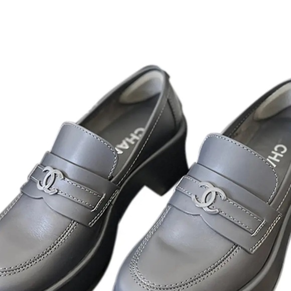 Chanel gray loafer - Picture 1 of 5